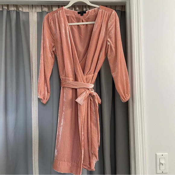 J. CREW Velvet Wrap Dress in Blush Pink Size 2 - Picture 2 of 6